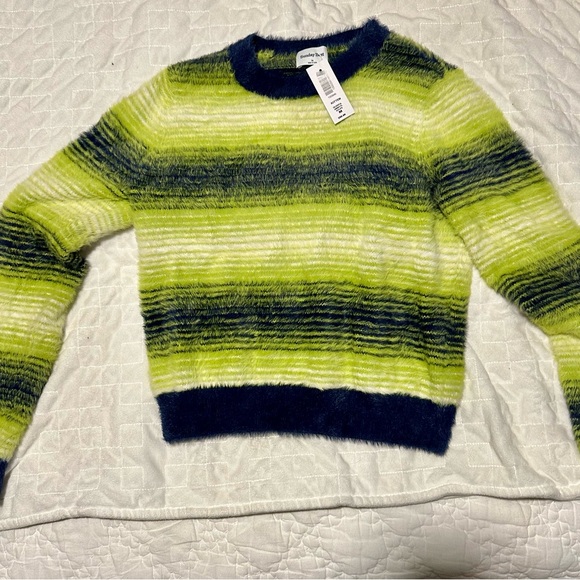 Aritzia Sunday Best, Green Striped Kitten Sweater, NWT, Medium, Fuzzy and Soft! - Picture 3 of 8